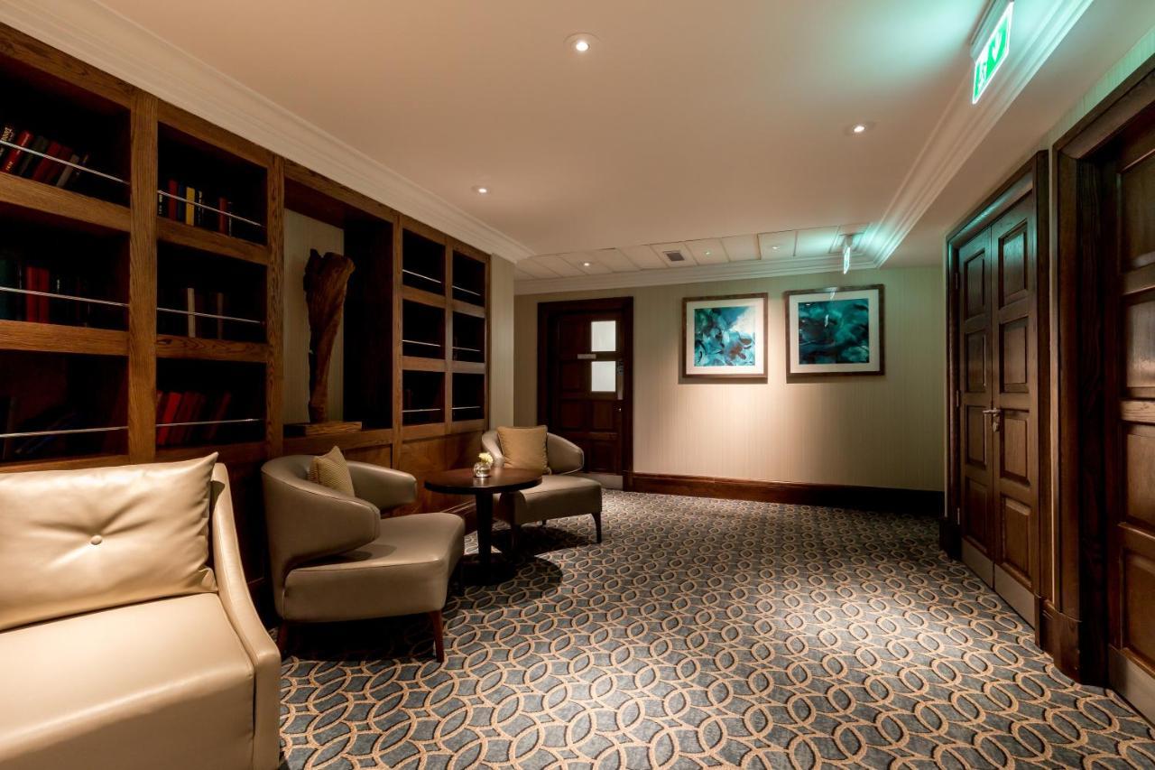 Western House Hotel At Ayr Racecourse 외부 사진