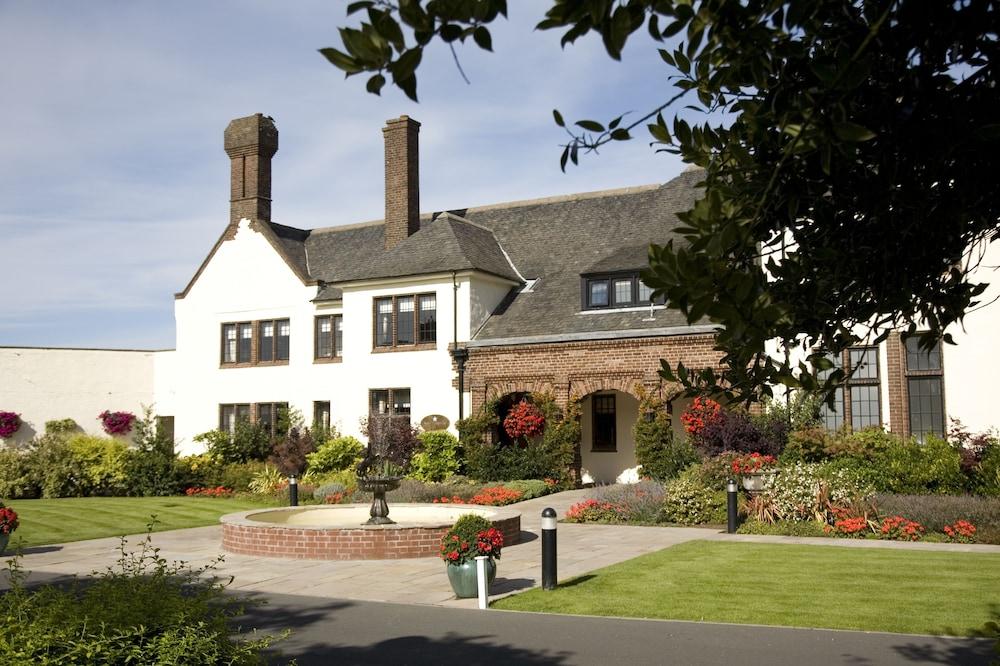 Western House Hotel At Ayr Racecourse 외부 사진
