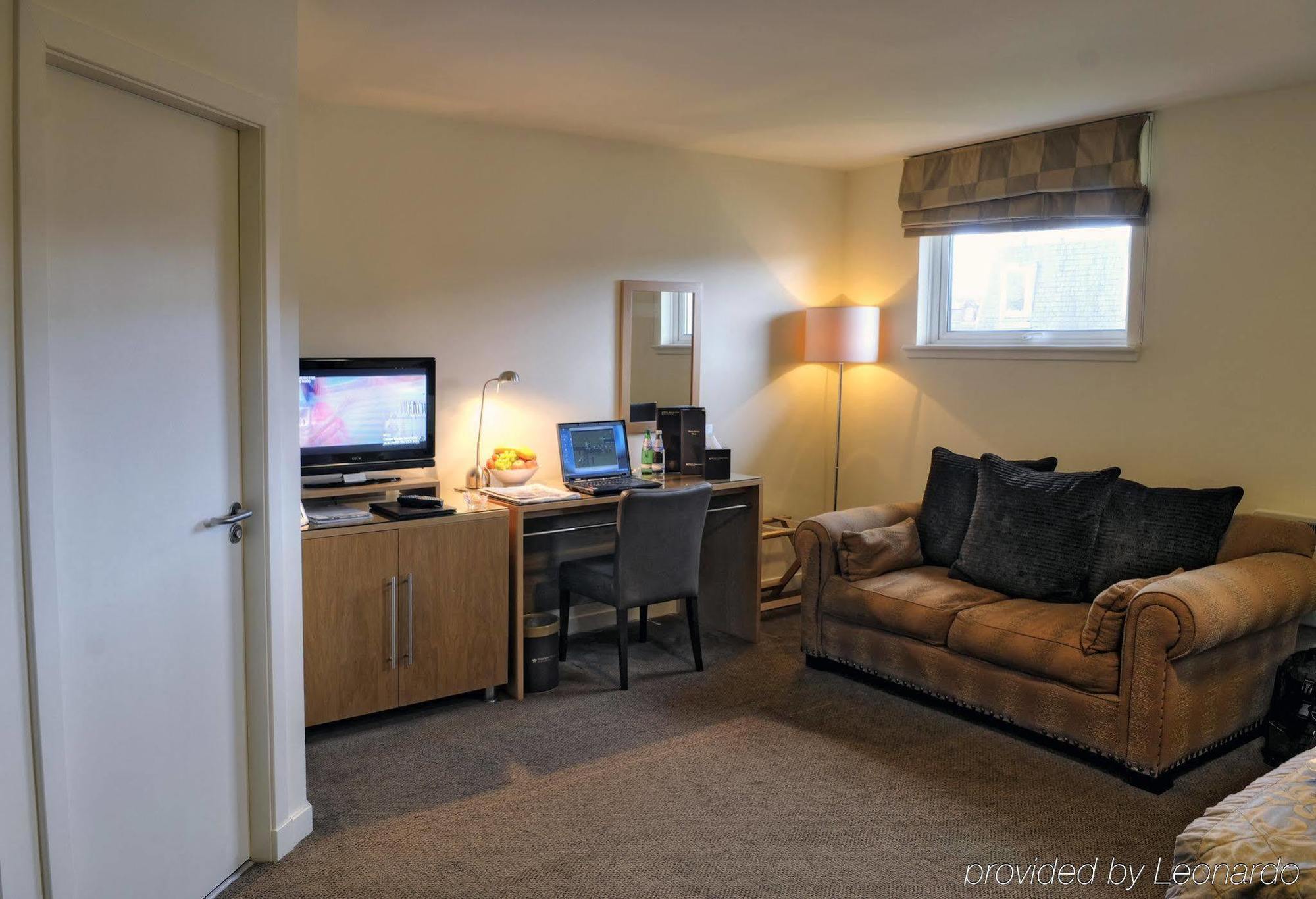 Western House Hotel At Ayr Racecourse 외부 사진